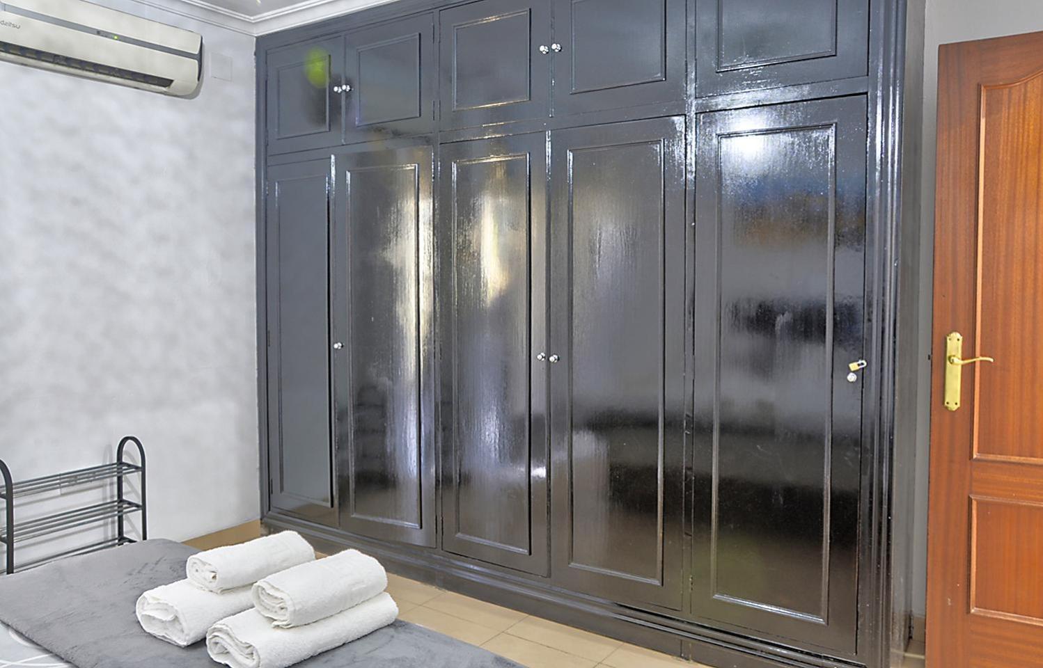 Apartamento Muralla Sevilla Kültér fotó
